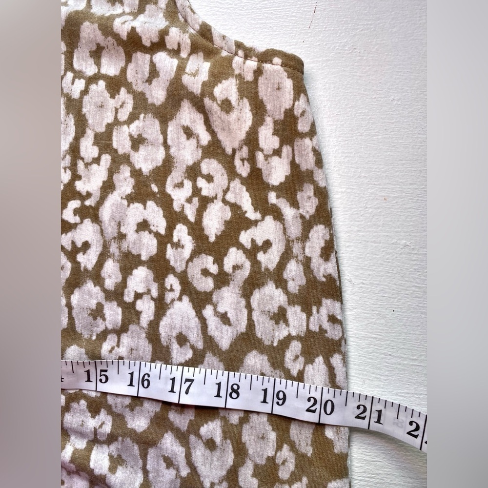 Wonderly Neutral Leopard Print Sleeveless Midi Dress - Picture 8 of 12